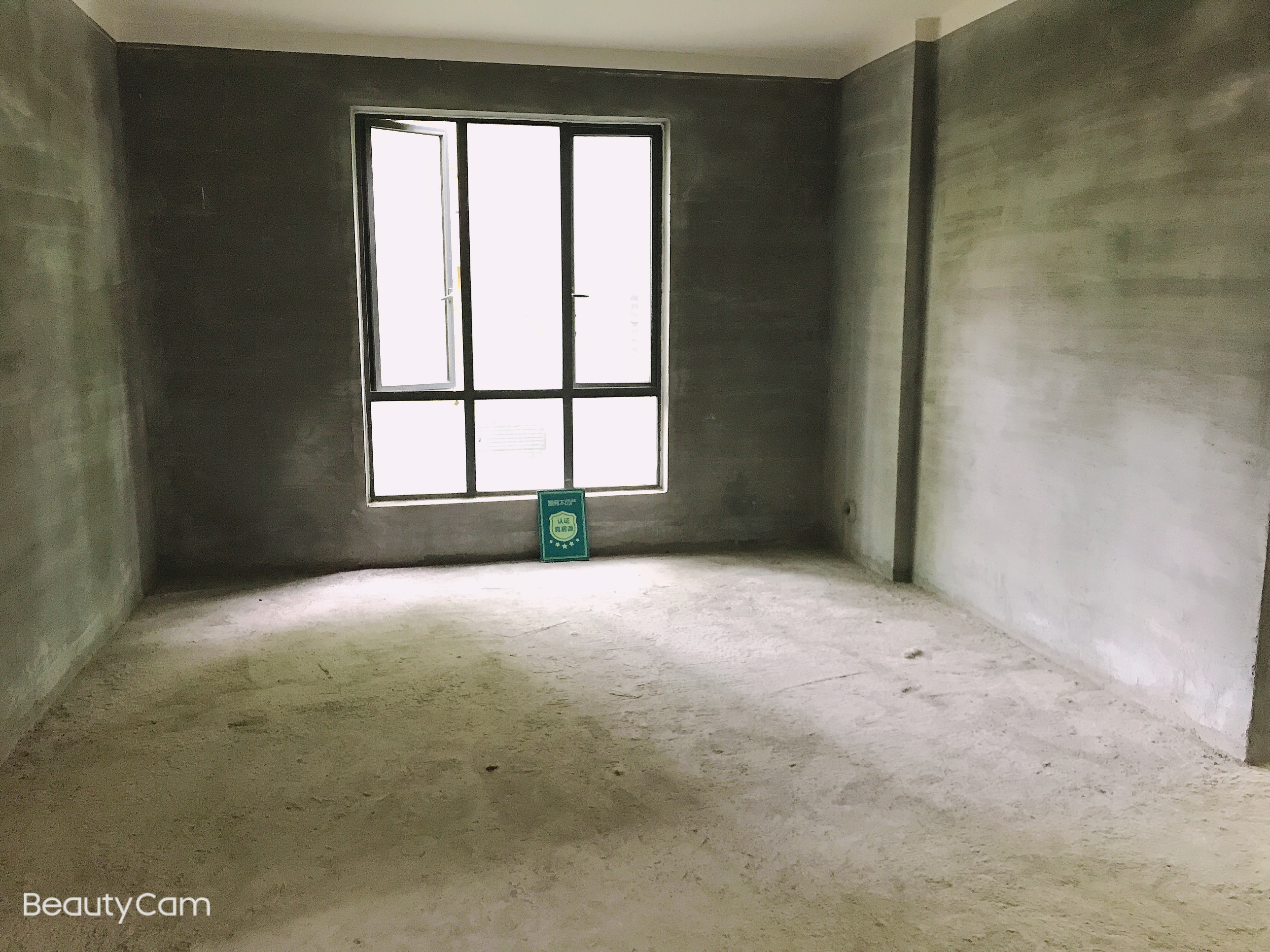 绿地华庭锦城步梯洋房毛坯四房户型很好采光很好房大厅大看房方便