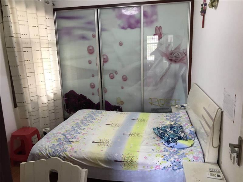  付3成！四中隔壁，步梯2楼，精装3房2卫，三面采光，双阳台