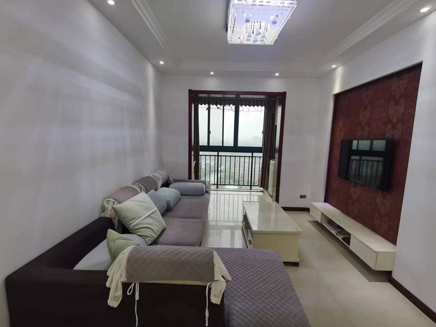 漫城林语.精装大两房.看房方便