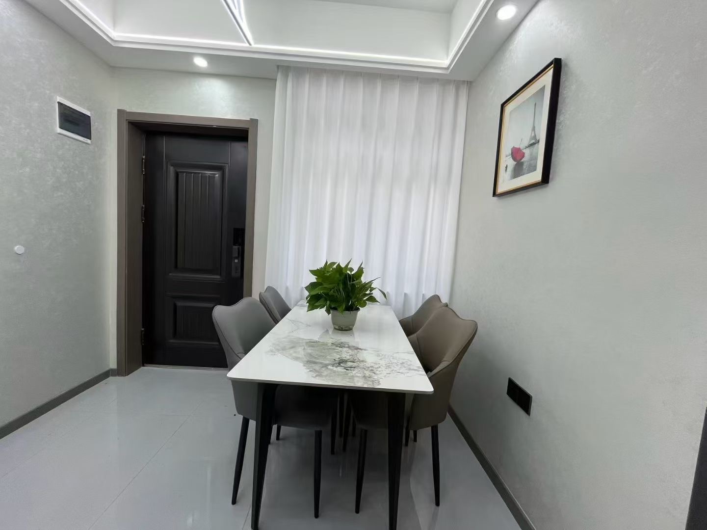 武商附近，步梯一楼，精装三房两卫，带院子，满五，全新装修，老证