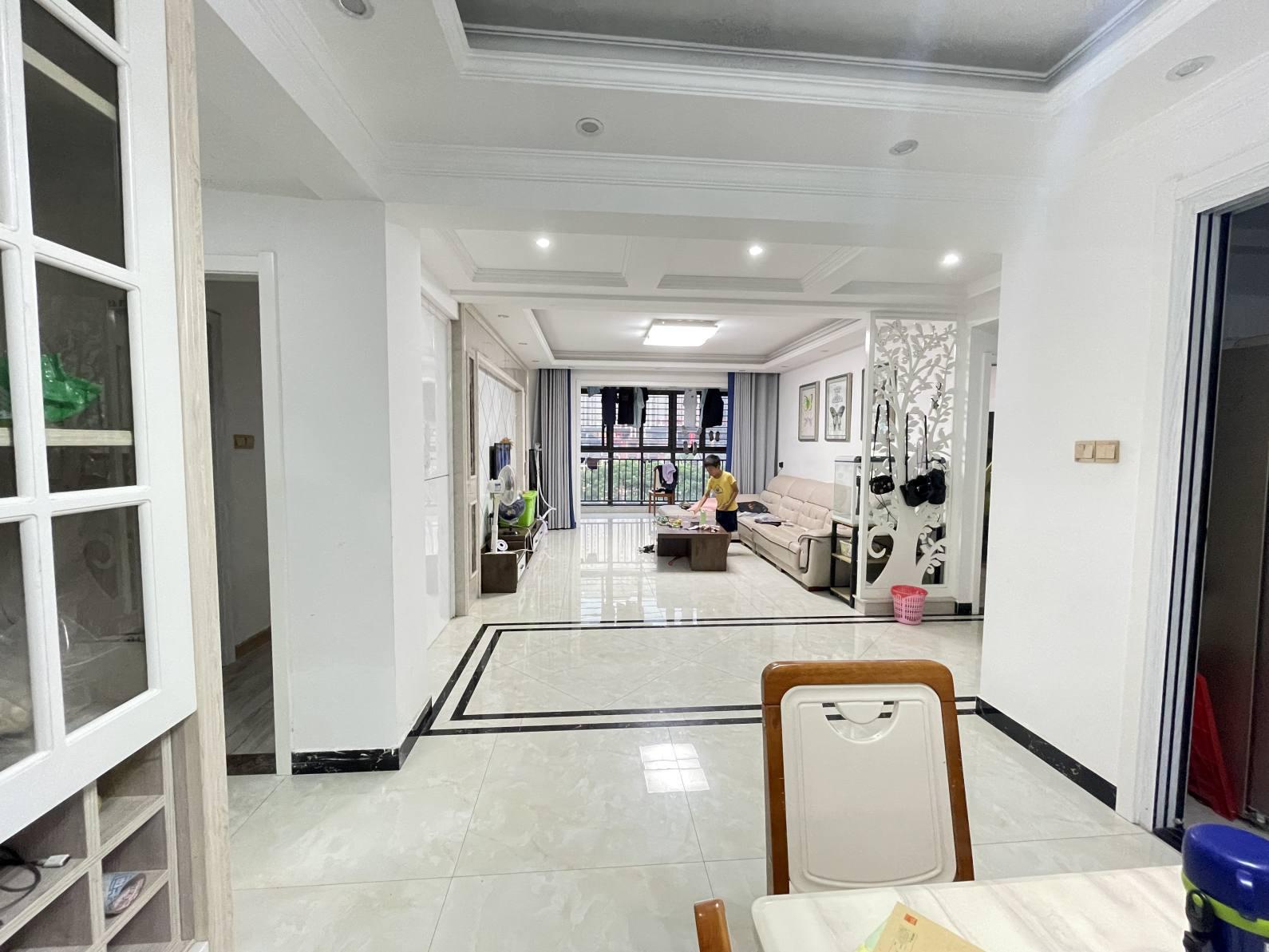 沔阳公馆精装步梯三房拎包入住