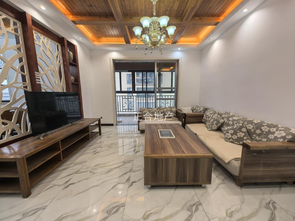 速度捡漏，亏本出售，绿地华庭傲城，电梯洋房，精装四房两卫双阳台，超大阳台，证满二，