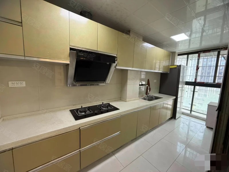 吾悦旁，单价4600，双阳台，东边户，电梯小高层，精装三房，新三中大门口，