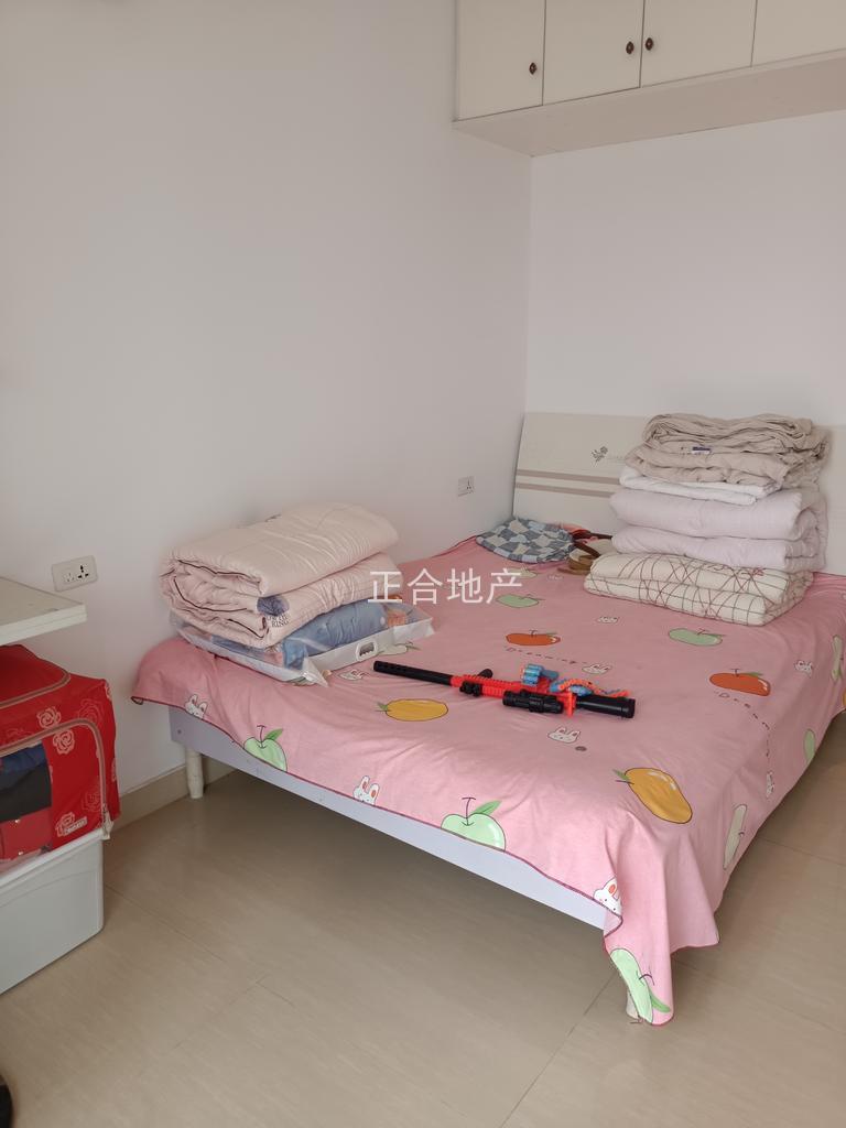 金域城邦，精装两房，小高层好楼层13楼，家具家电齐全，拎包入住