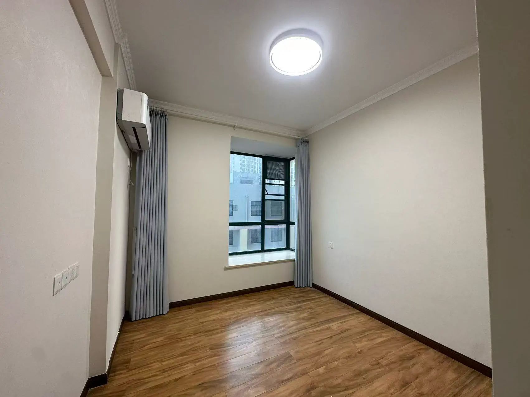 捡漏，城南，新城一号，精装3房2厅2卫，诚心出售，好楼层