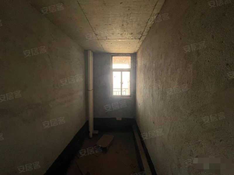 捡漏，城南，新街，电梯好楼层​，单价4000，沔阳xiao学新三中，证满二