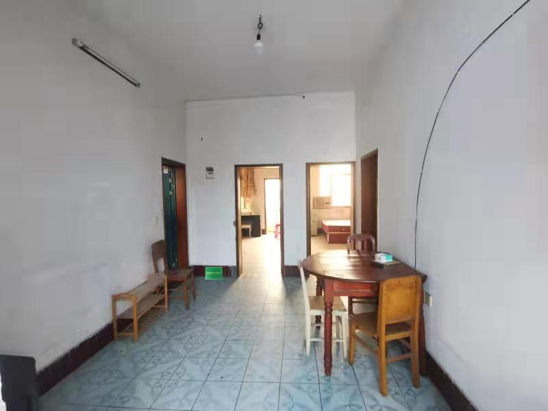 老中药材公司宿舍步梯好楼层三房两厅业主诚意出售