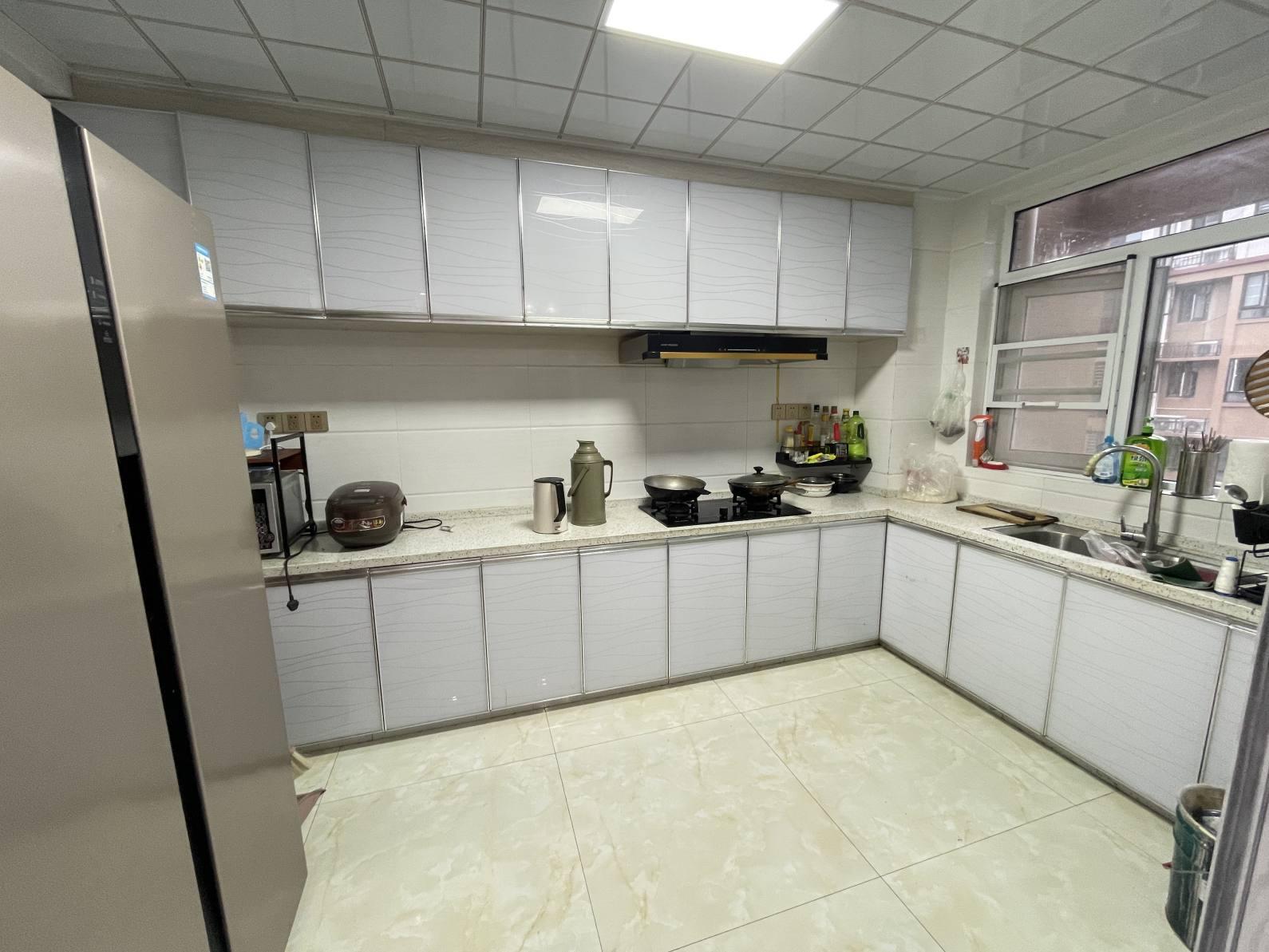 沔阳公馆精装步梯三房拎包入住