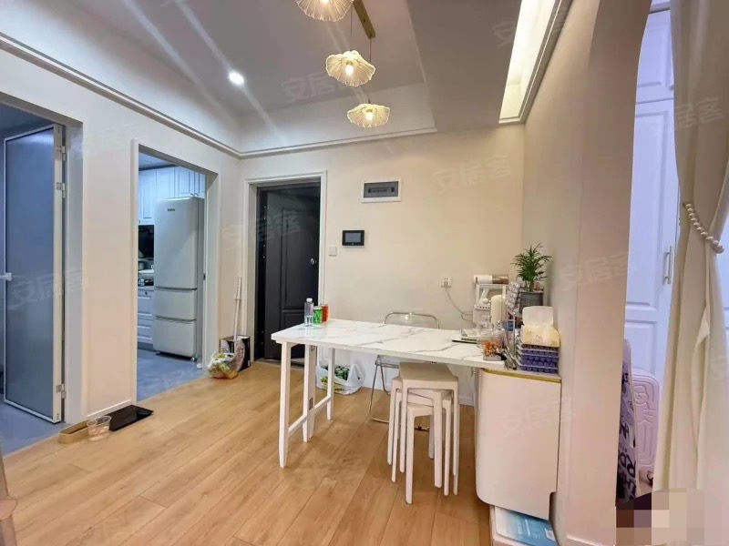 431，城南，荣怀，温馨精装两房，拎包住。好楼层15楼，小高层