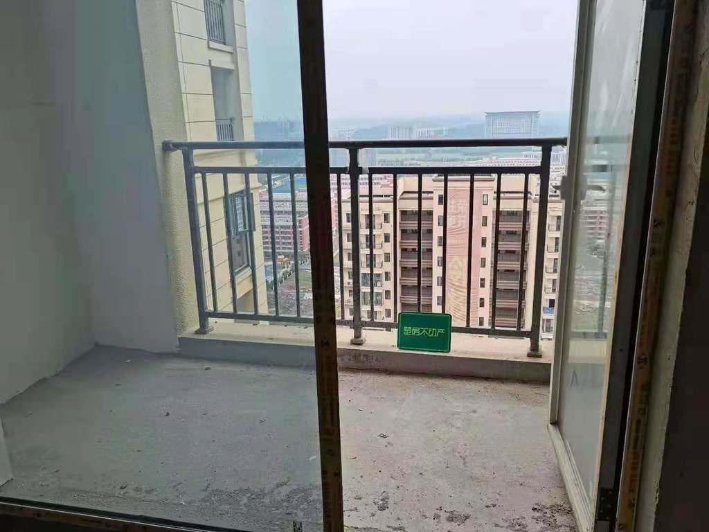 蓝天新城蓝天新城边户南北通透双阳台楼层相当好赶紧下手