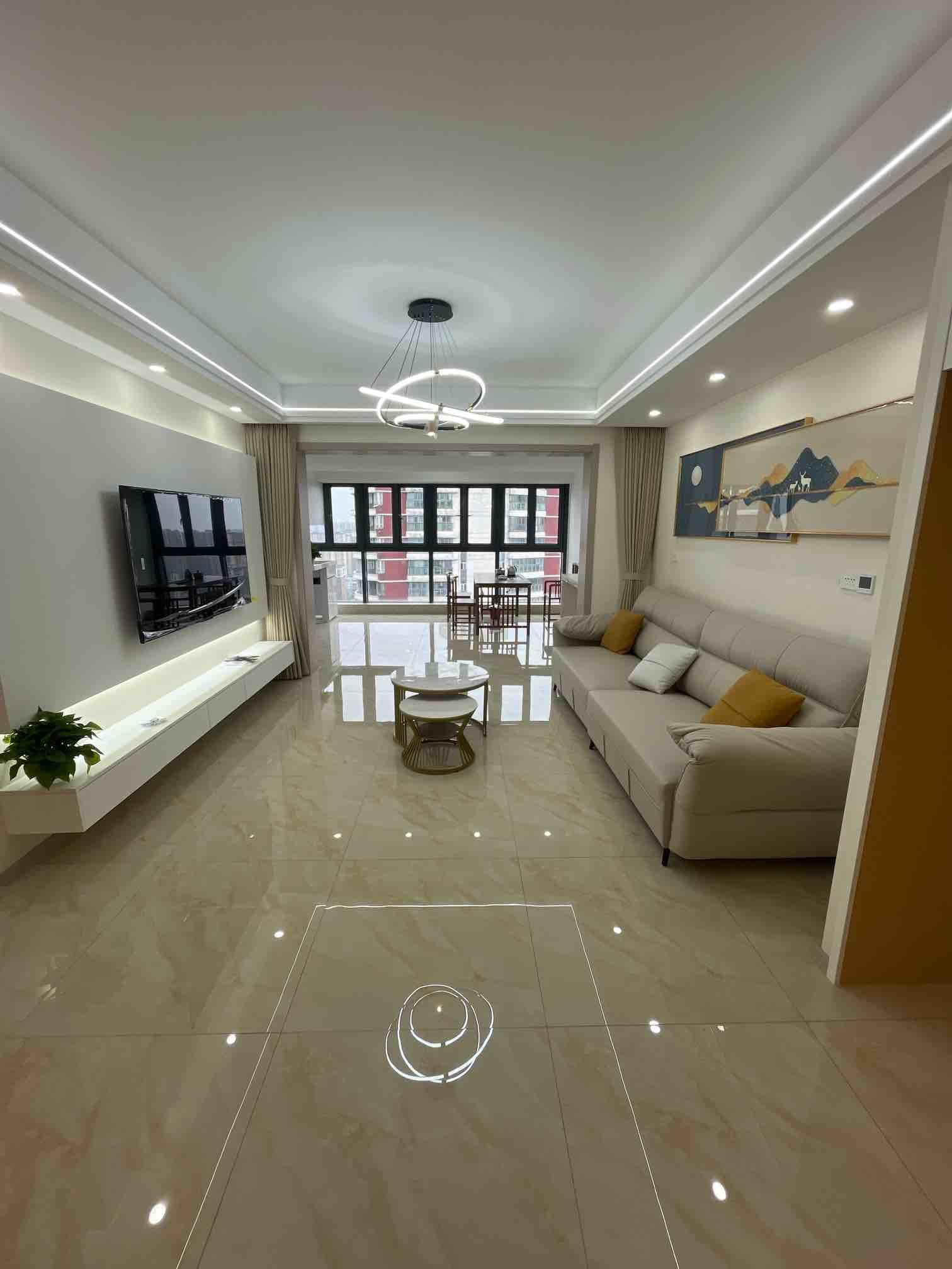 品质大小区，城南福星城，全新精装修，好楼层，视野开阔，证满二，一天未住