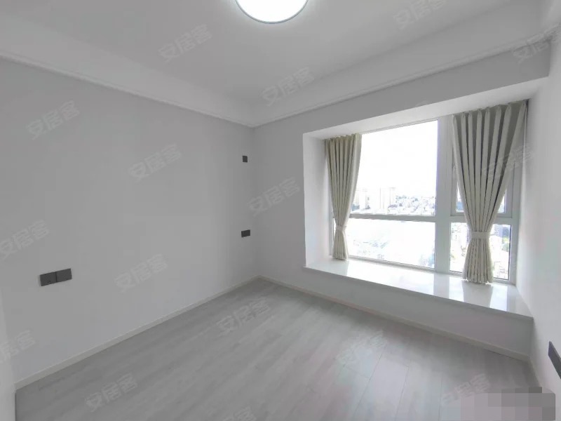 降价了，武商旁边，福星城，全新装修三房，证满二，拎包入住，好楼层