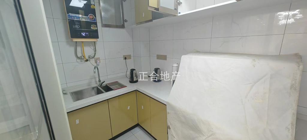 捡漏，满庭春，精装三房，成色新，代楼台，证满二，诚心出售