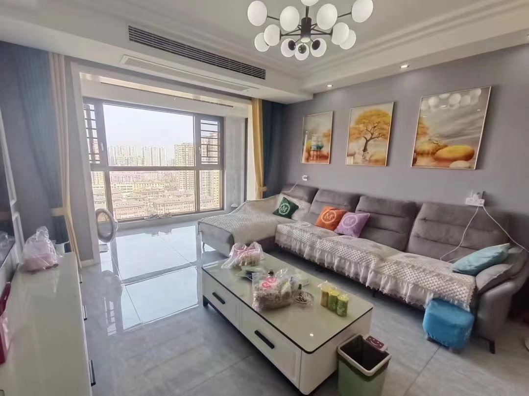 44，新城壹号五期，边户，精装三房，家装全送， 看中可谈