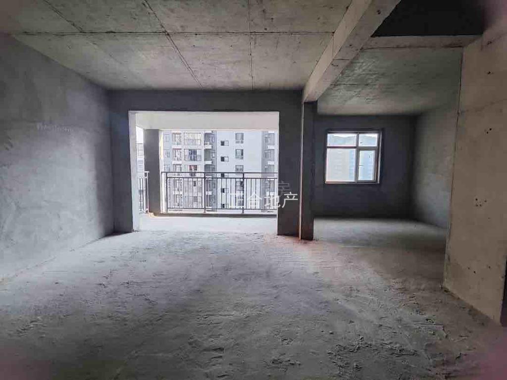 房东急售，城南，毛坯三房，电梯好楼层，证满二，检漏