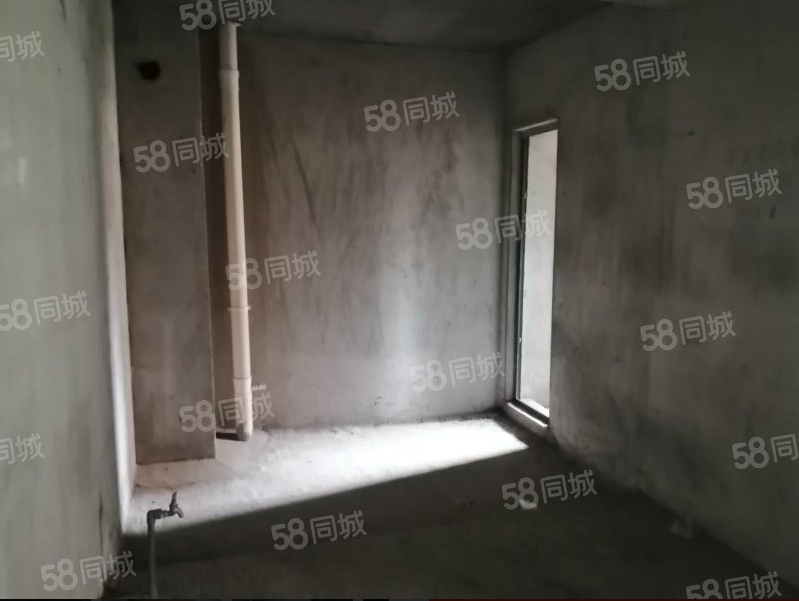 城南毛坯三房，证满二