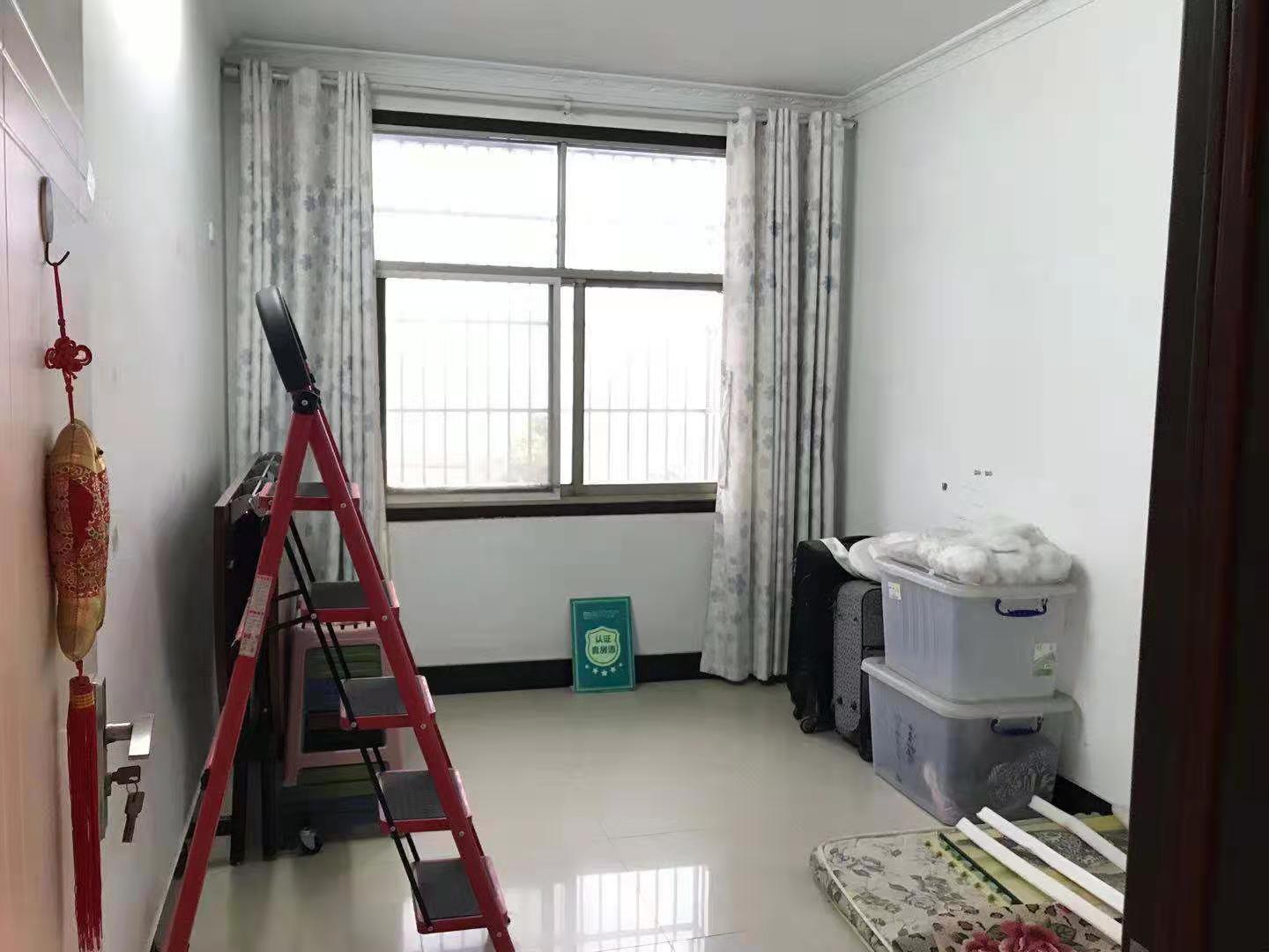 干河路华兴园旁边精装大三房带29多平米的车库生活方便配套齐全方便停车