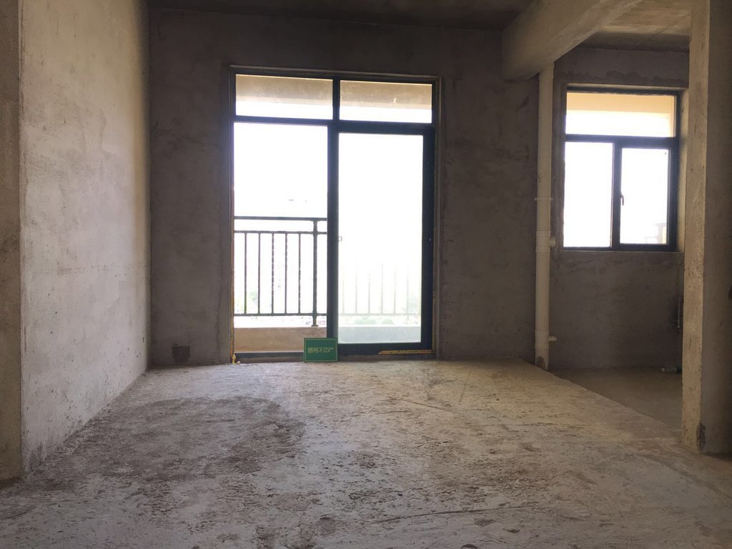 新城一号毛坯新城一号毛坯大三房南北通透双阳台看房方便