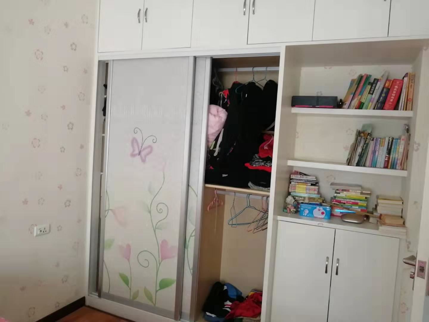 天下城市星座精装电梯中间楼层坐北朝南 付3层采光超好