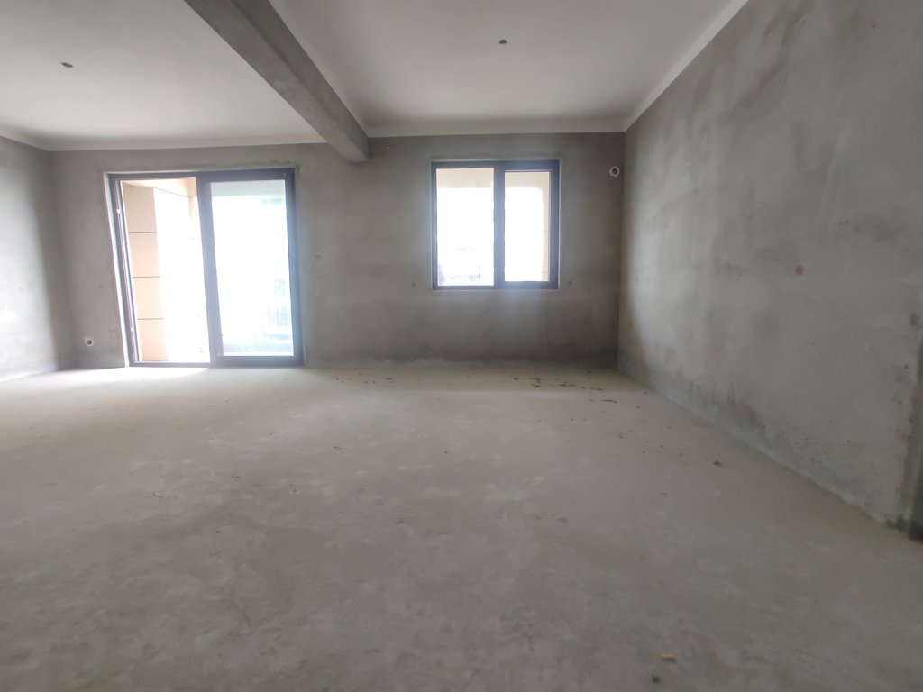 祥生观澜府.毛坯四房两卫.带超大露台.送衣帽间.看房方便