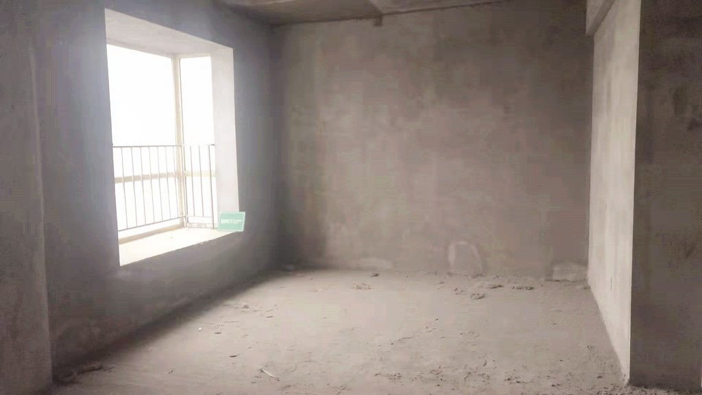 紫金城.毛坯边户.电梯中间楼层.看房方便