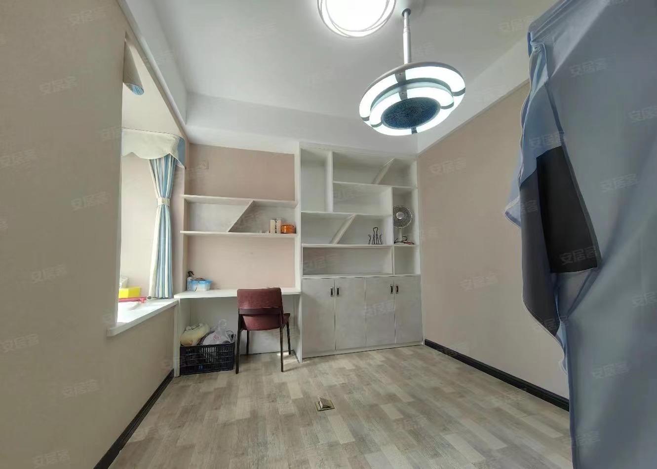 22，忍痛急售，一中旁，中间好楼层，精装小三房，满二