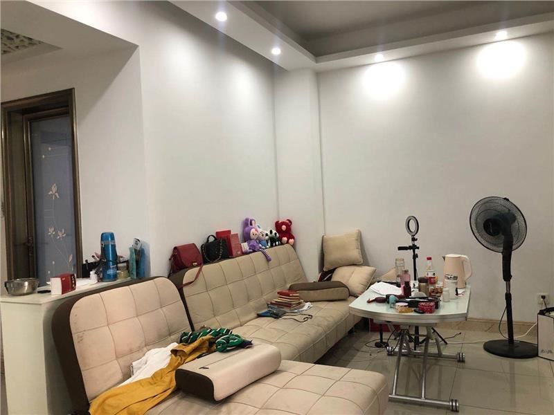 68平 46万 新天地国际广场 2室1厅 满二唯一住房 电梯好楼层