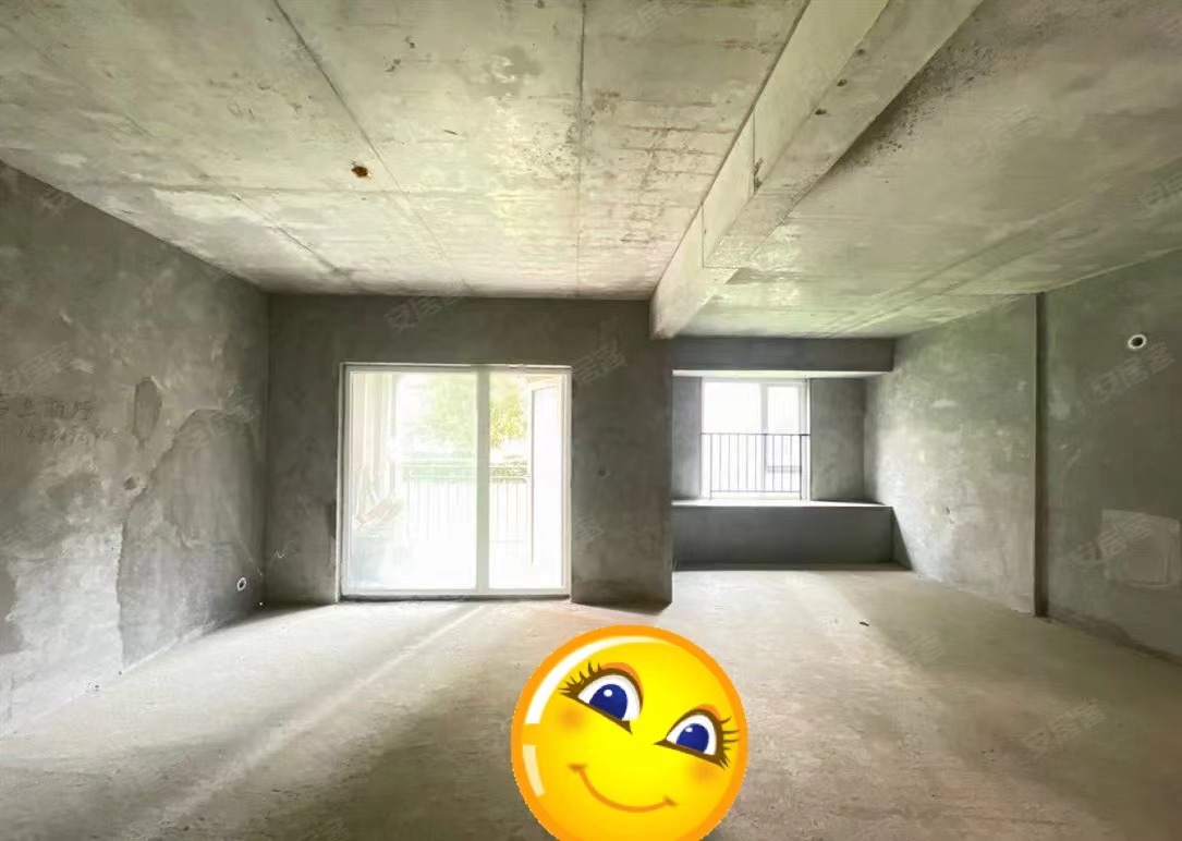 67，满庭春小三房，自带庭院，南北通透，业主亏本出