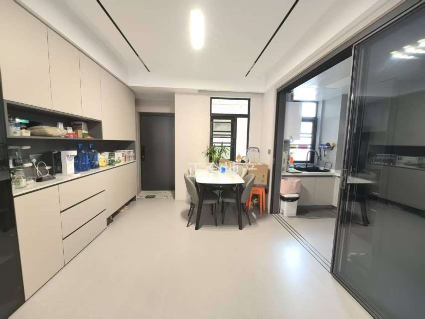 降价了，锦绣江山望府，东边户，中间楼层，9.9成新，精装三房，全屋中央空调+地暖，带地下车位，满二过户