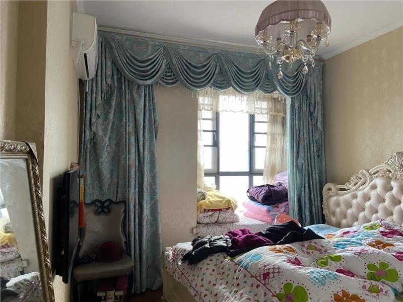 急售性价比高元泰未来城电梯中间楼层看房方便采光好