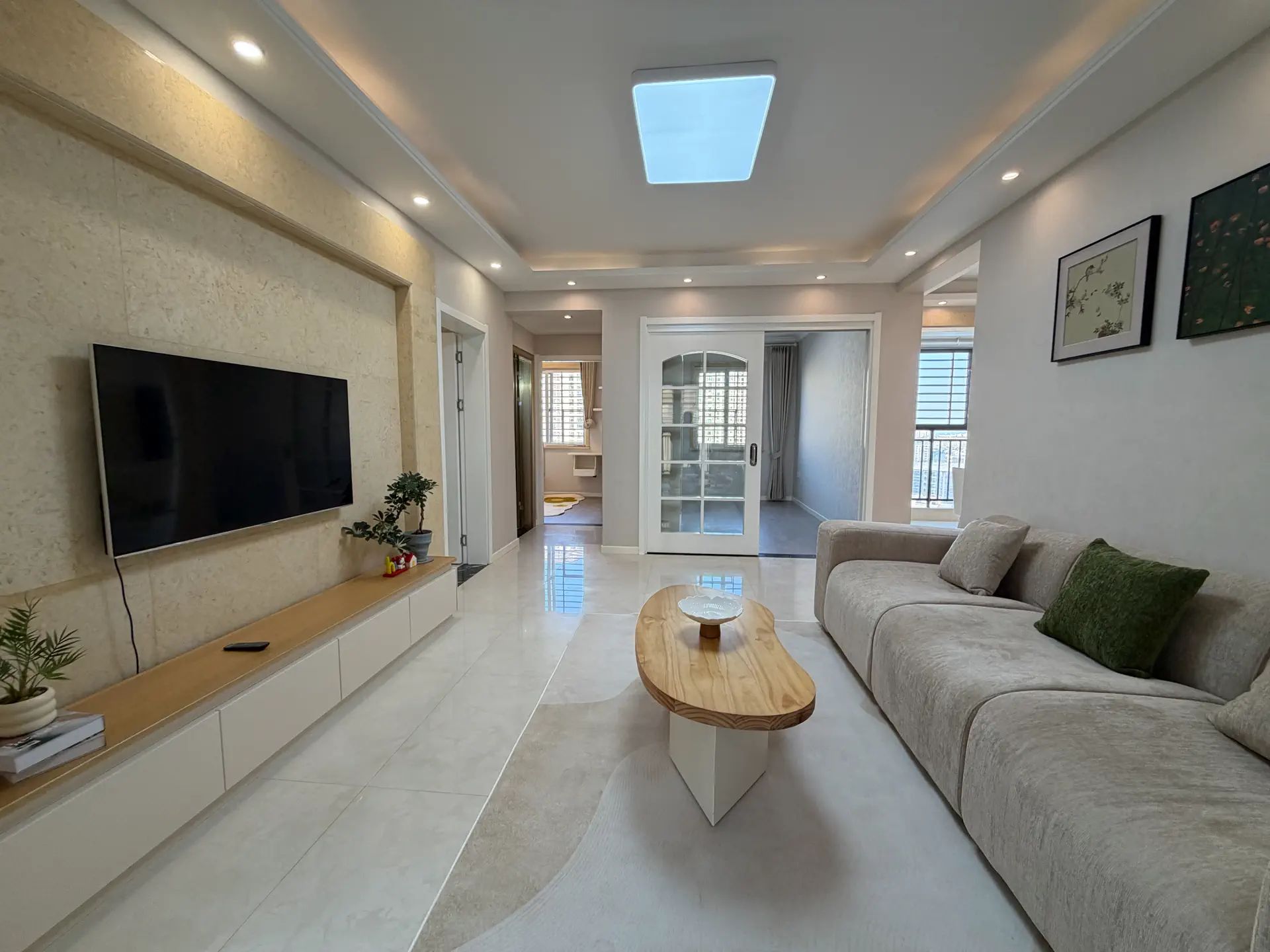 翰林公馆，边户，单价4400，精装三房，双阳台，中间楼层，证满二