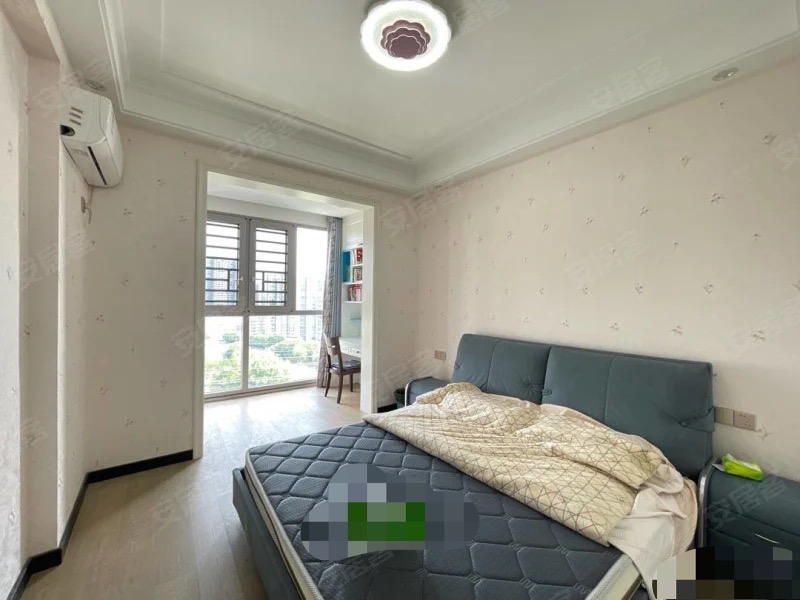 元泰B1，湖景大平层，精装4房，1梯1户，单价只要6000，好楼层，边户