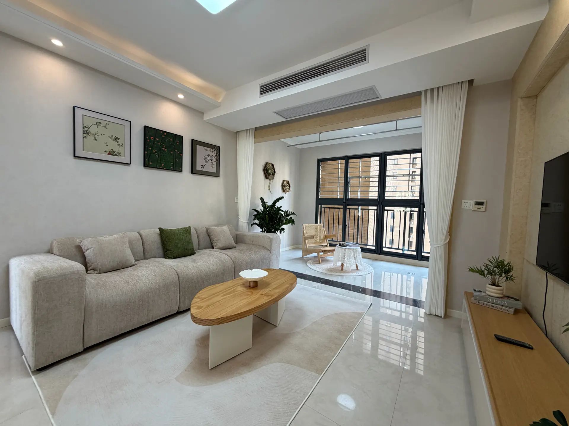 翰林公馆，边户，单价4400，精装三房，双阳台，中间楼层，证满二