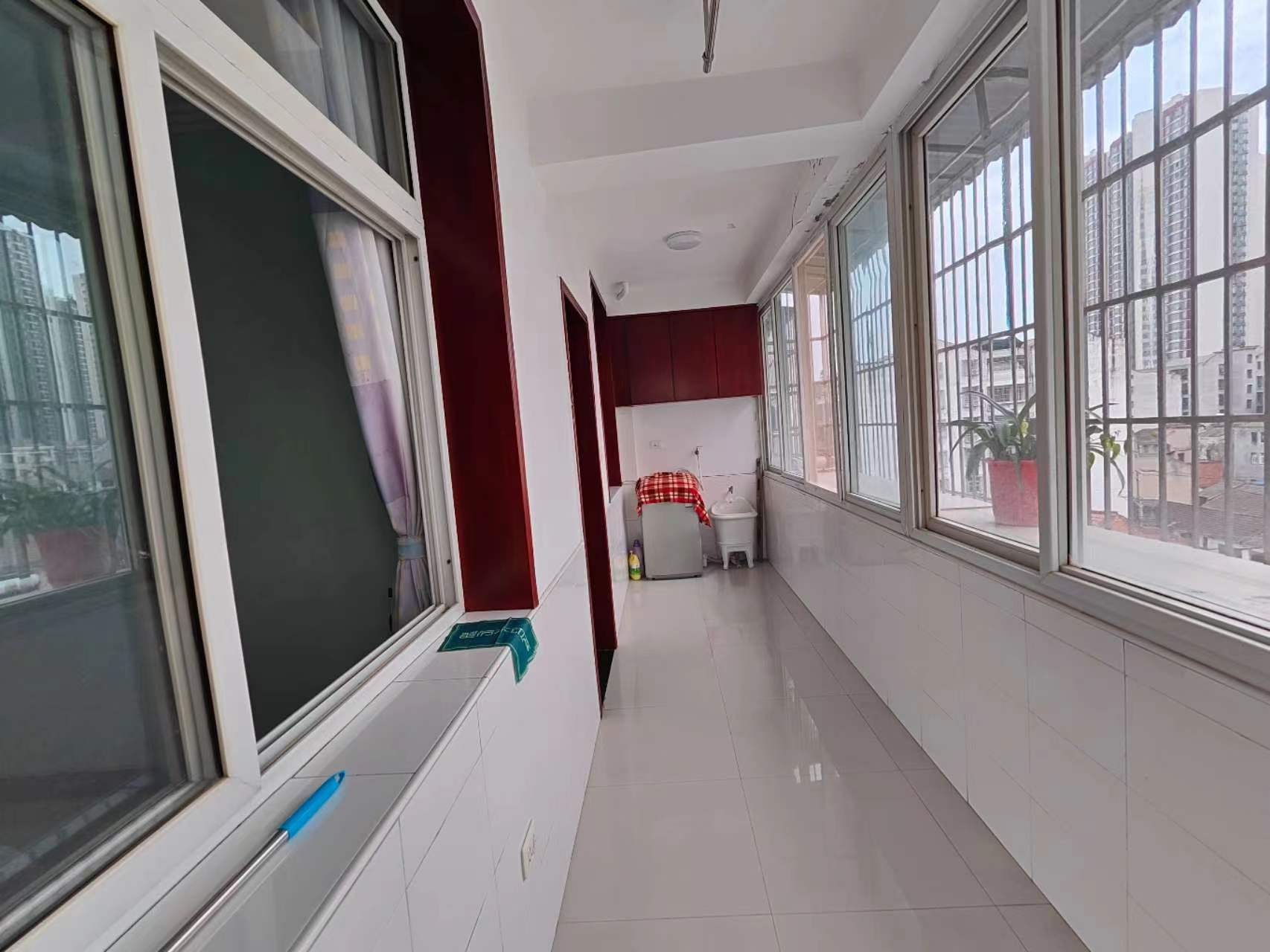 武商附近好房子，长虹花园精装大三房业主诚意出售，家电齐全拎包入住