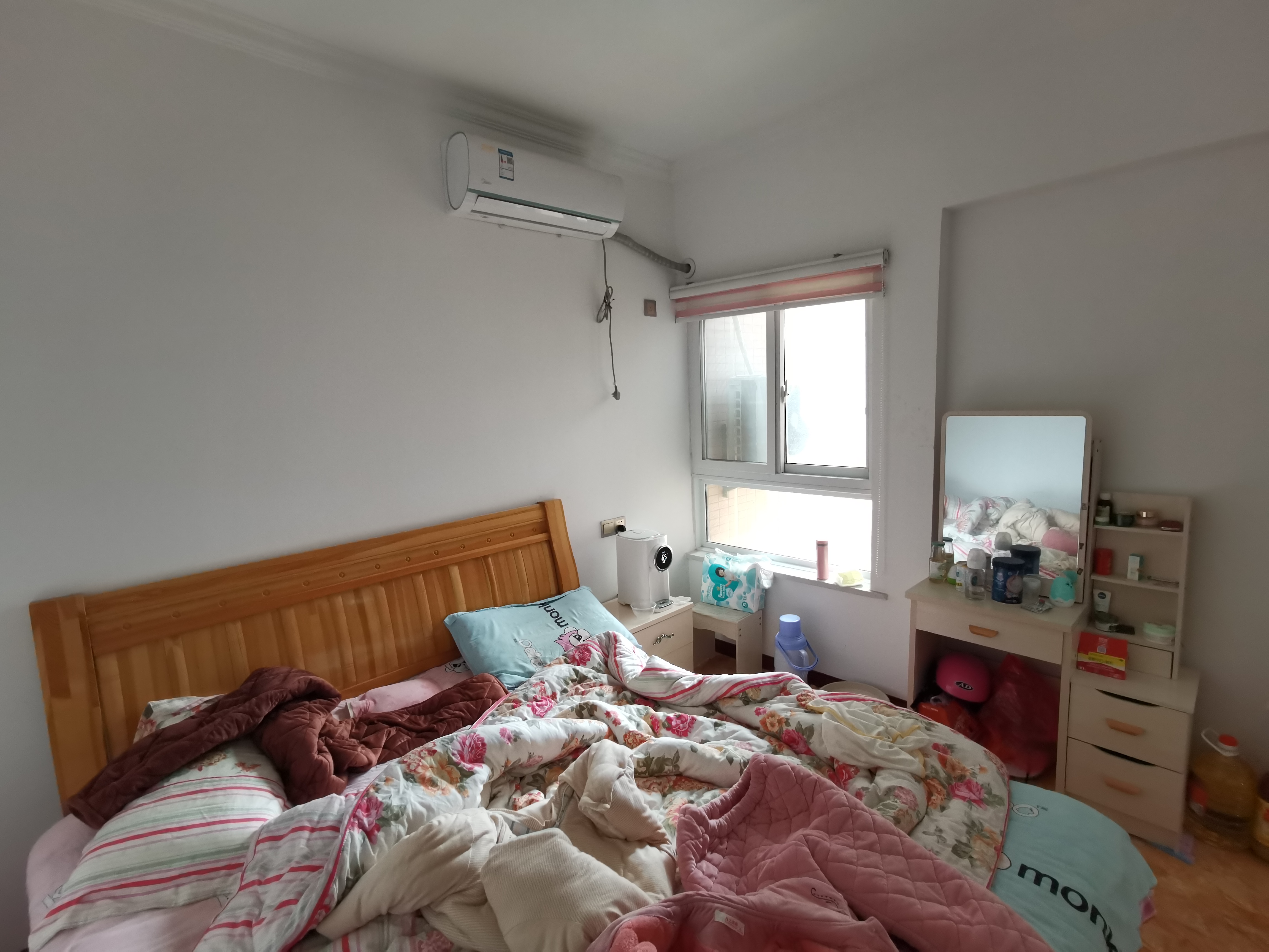 东城国际精装3房，业主诚心卖， 付18万入住