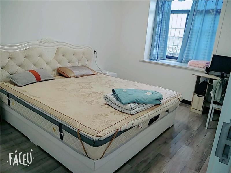 临江雅苑精装修大两房，南北通透，证齐全， 付8万