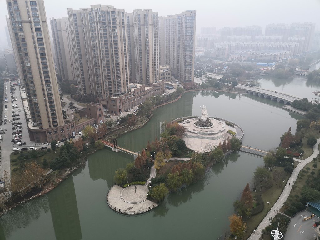 新城一号四期.毛坯四房.南北通透.看房方便