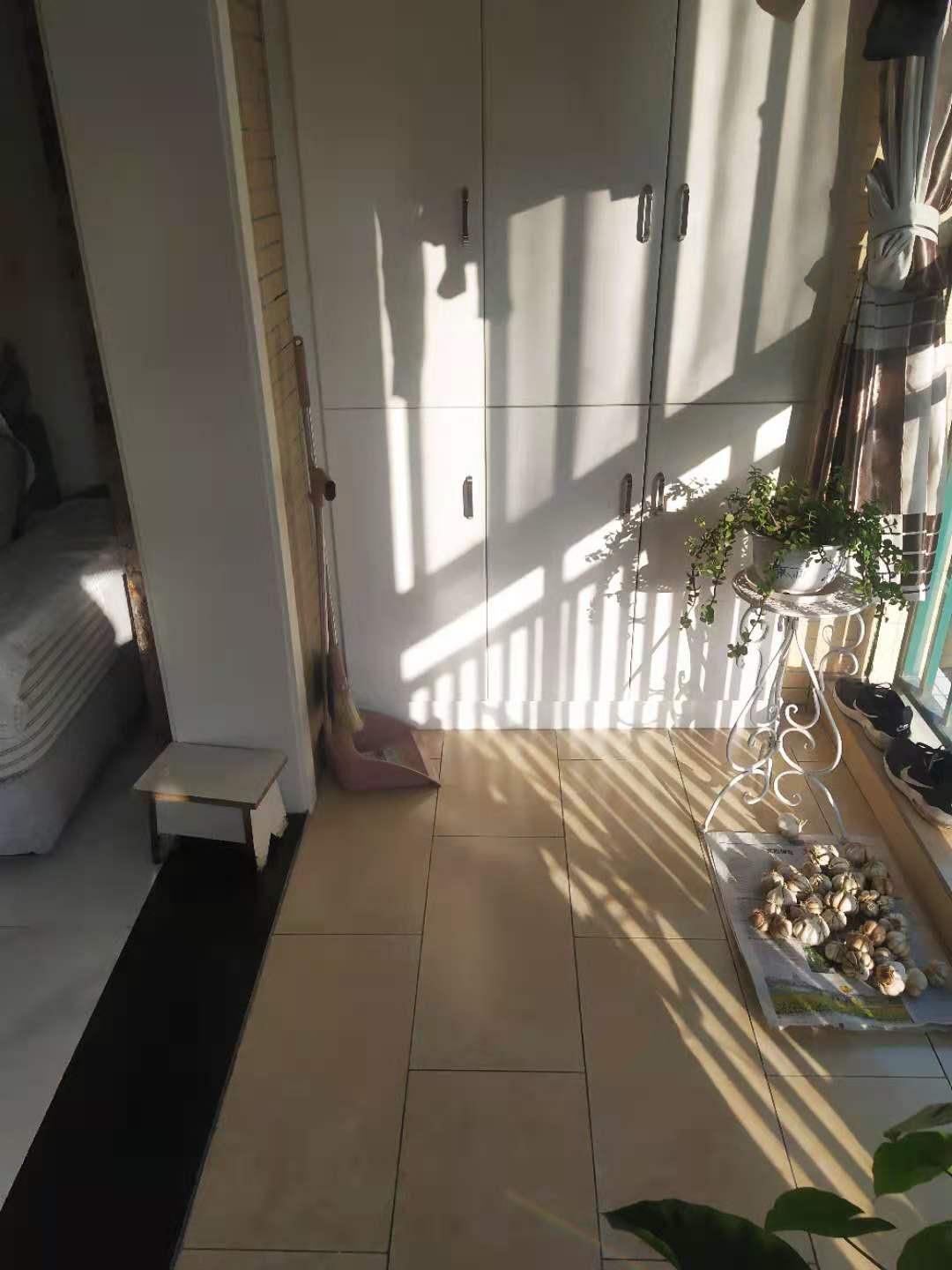 新城壹号3室2厅1卫100平79万新证