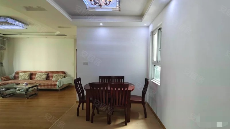 新三中旁，汉江景苑，电梯小高层，好楼层，证满二