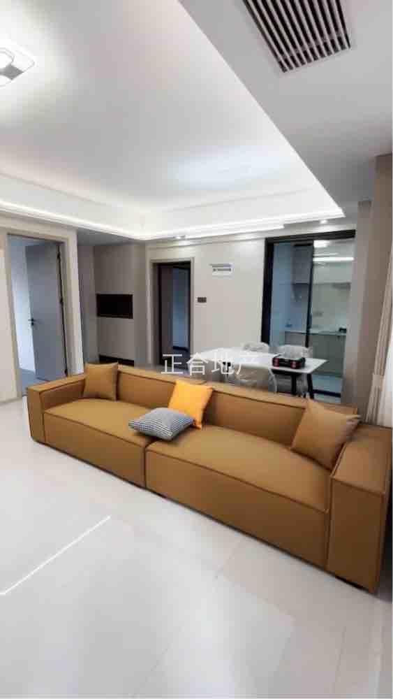 房东亏本出，诚心出售，森林国际 ，全新装修，精装三房， 读新二中 新二小