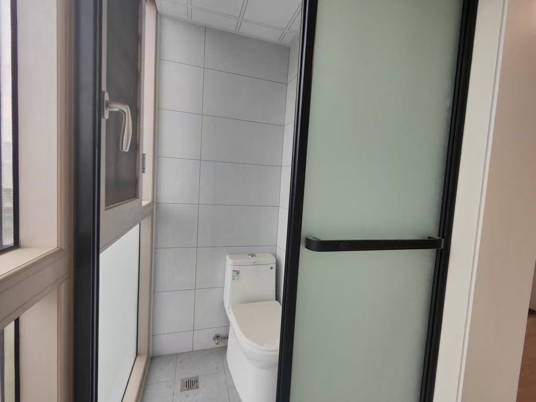 捡漏，仙桃晓学旁，全新精装三房，精装三房，好楼层12楼，证满二，