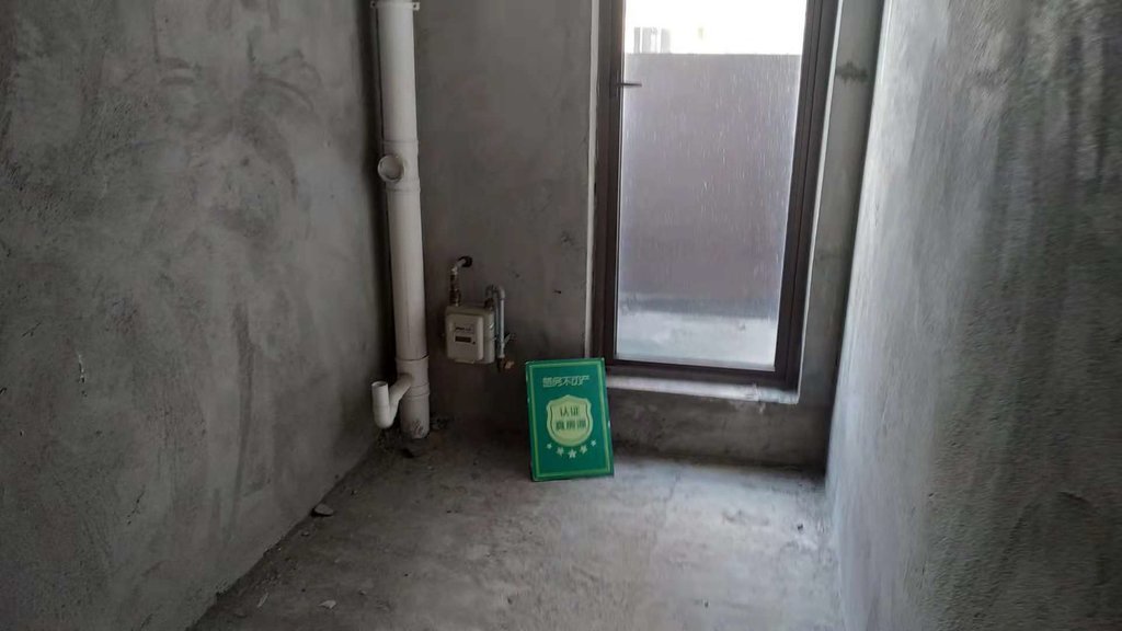 绿地华庭锦城毛坯稀缺小面积三房户型通透视野好价格不高速来下手