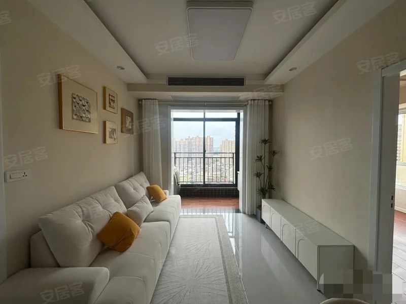 急售，和合国际，精装两房，三开间朝南，带两个卫生间，中间楼层