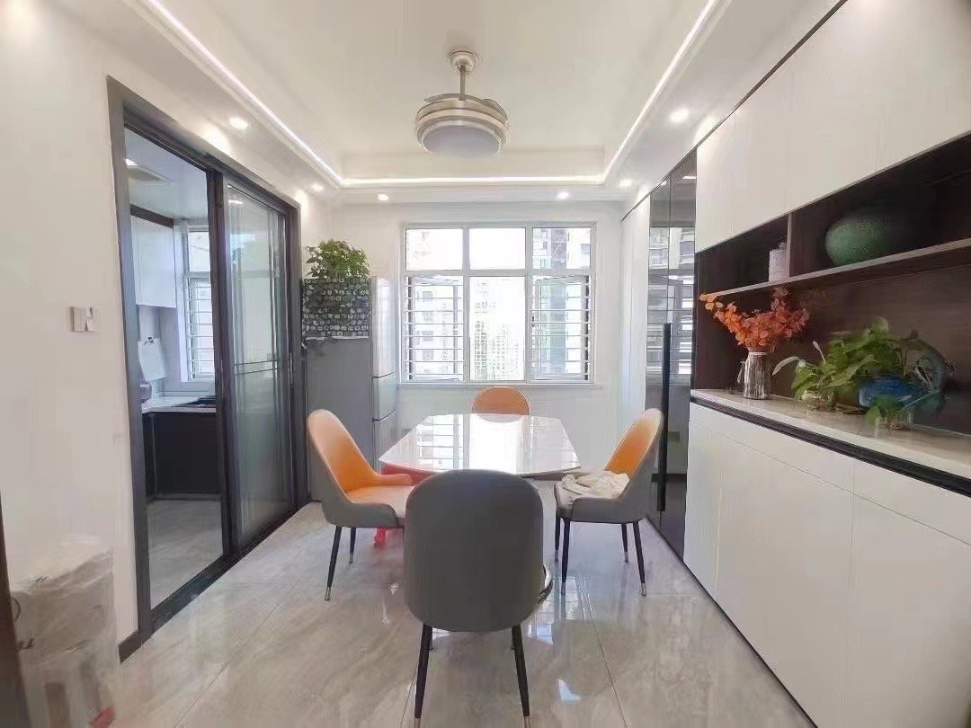 城南，清华园，好楼层，​全新装修，东边户，南北通透双阳台，​证件还满二