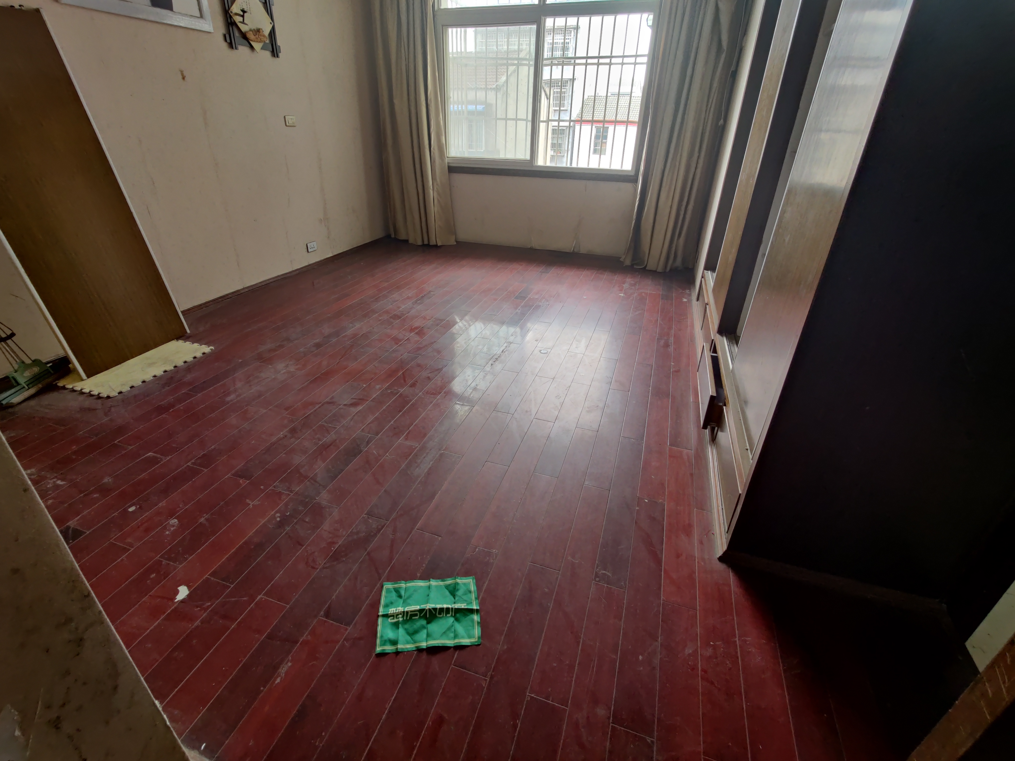 新村河东街  独栋单元楼  一梯一户大平层   带地下室车库 独立水电有卫生间