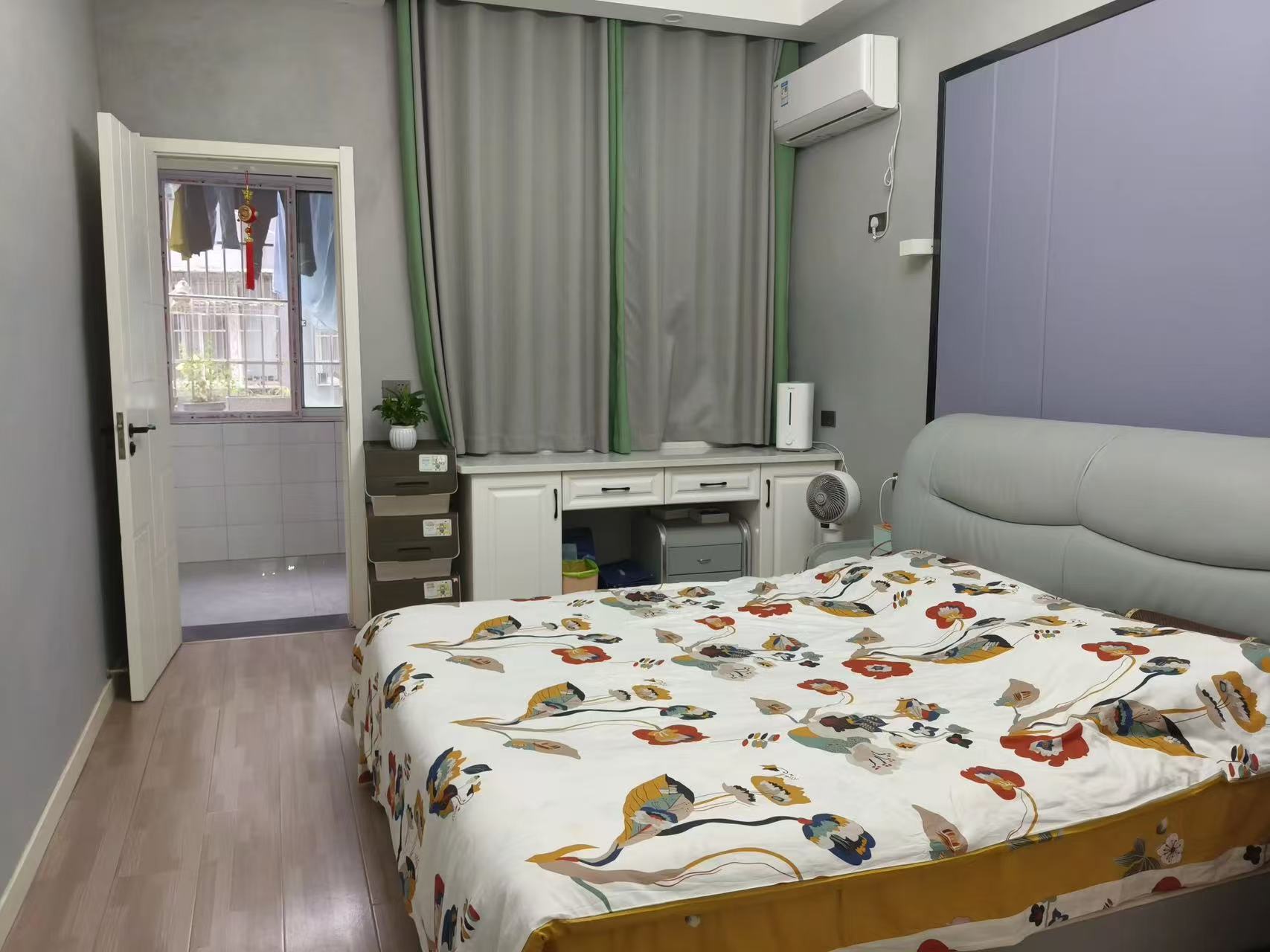 捡漏2，东区车站旁，步梯好楼层2楼，精装3房2厅，有证，拎包入住