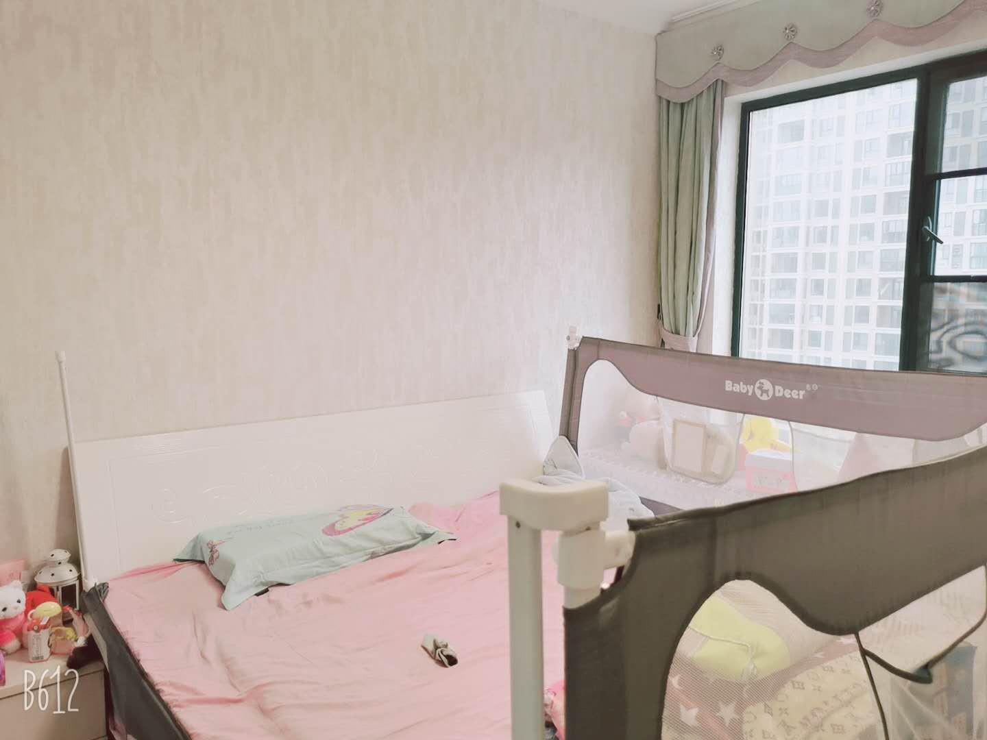 降价啦新城壹号四期湖景房四室两厅两卫双阳台拎包入住