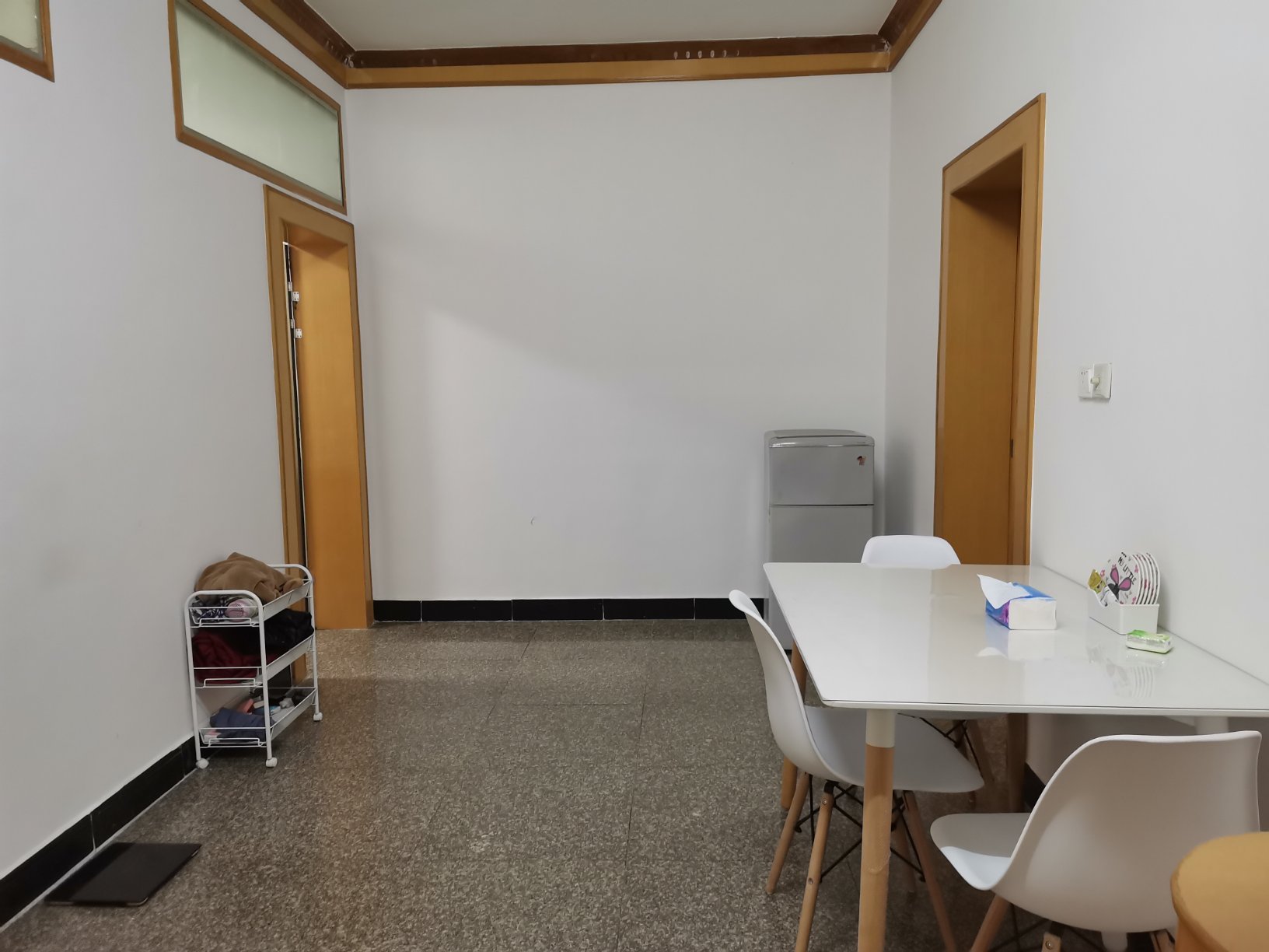 大新路小学旁边三房 保养好 拎包入住