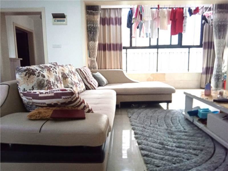 和合国际精装大三房实验四小两证齐全拎包入住按揭贷款