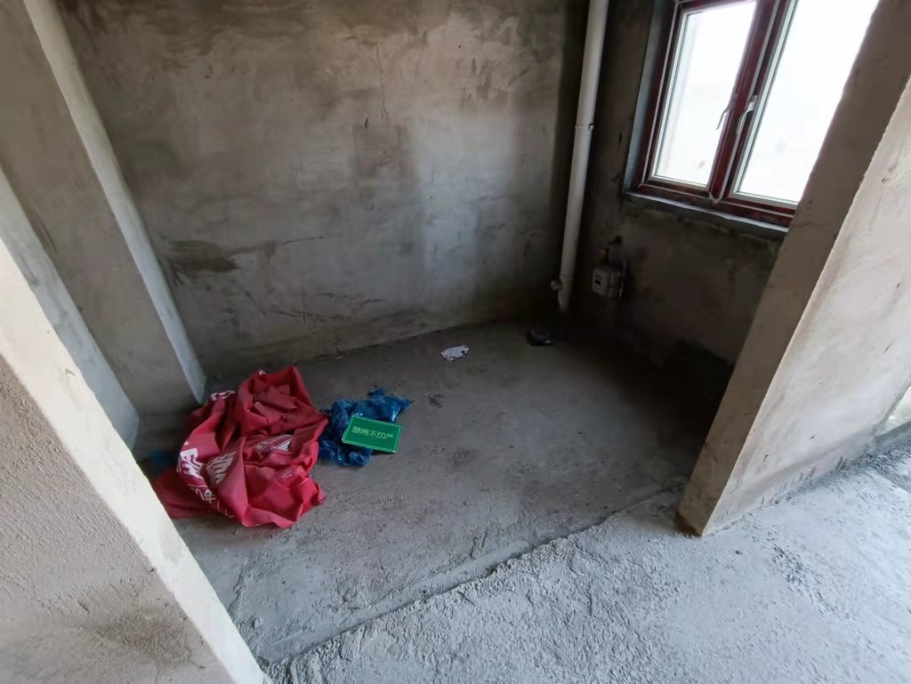 江汉明珠四中旁江滩公园电梯小高层楼层好毛坯三房